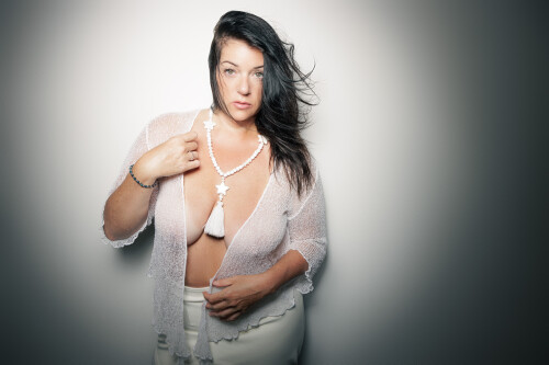 Aurelie-03-05---Facebook.jpeg